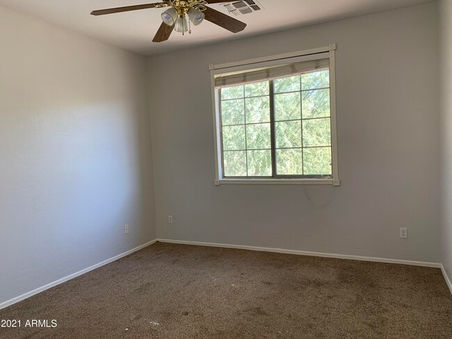 Building Photo - 16906 S Cedarwood Ln