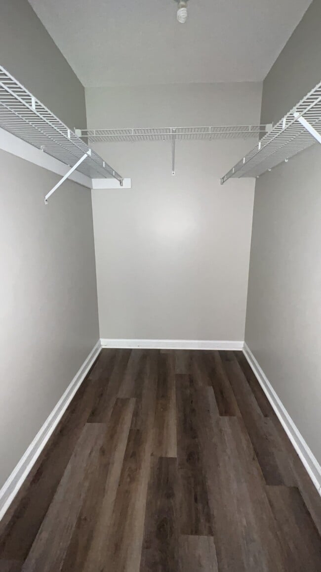 Building Photo - 822 Waterfield Dr