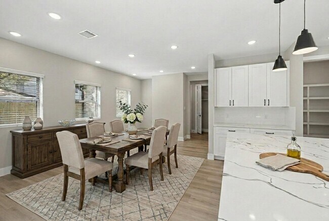 Building Photo - 20019 Venetto St