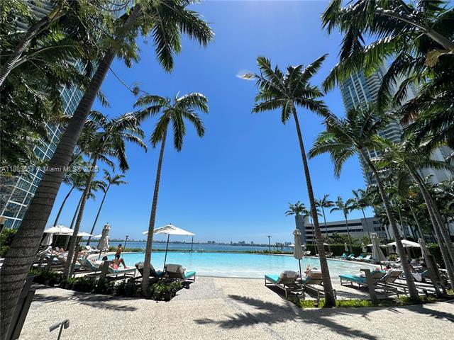 Building Photo - 650 NE 32nd St