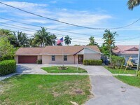 Building Photo - 3 bedroom in Hollywood FL 33020