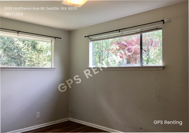 Building Photo - Matthews Beach 3 bd Available now!