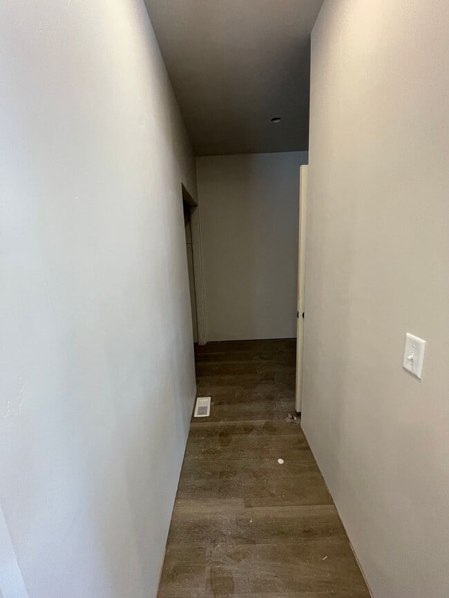 Building Photo - 7404 N Paw St