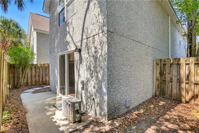 Building Photo - 421 Atlantic Dr