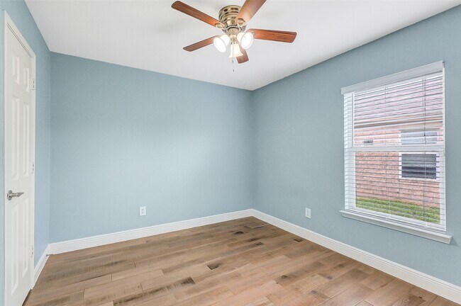 Building Photo - 6310 Macquarie Dr