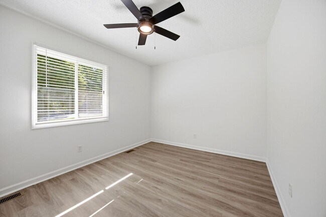 Building Photo - Fully Renovated 3 Bed / 2 Bath Ranch Near Downtown Raleigh & the Greenway!