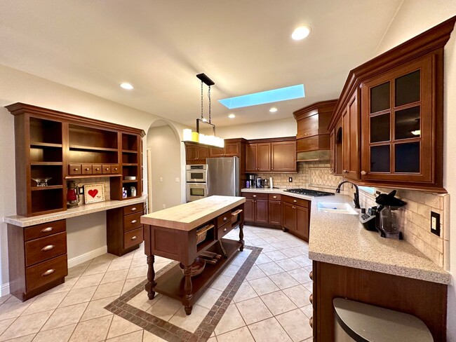 Building Photo - 4448 Castlerock Dr