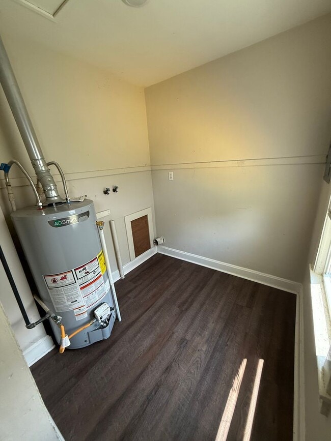 Building Photo - 2 Bed/1 Bath House
