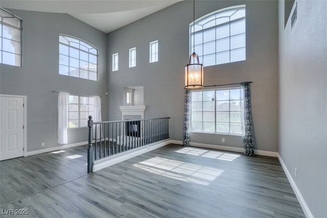 Building Photo - 9157 S Sleeping Tree St