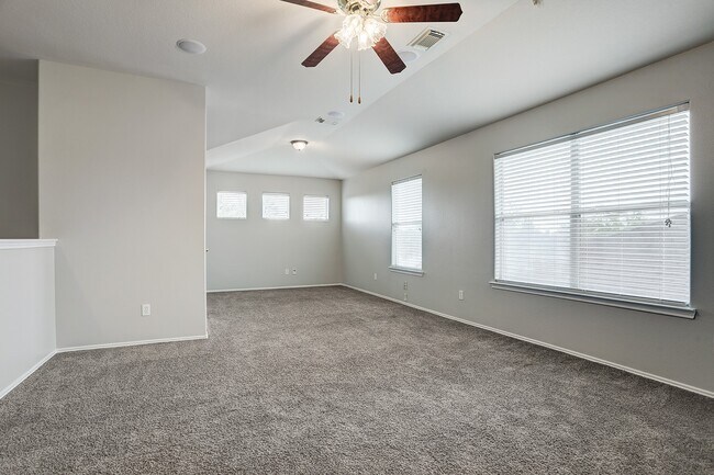Building Photo - 223 Sunset Colony Dr