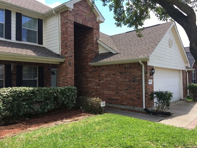 Building Photo - 2529 Artesia Dr