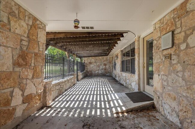 Building Photo - 6725 The Outer Ave