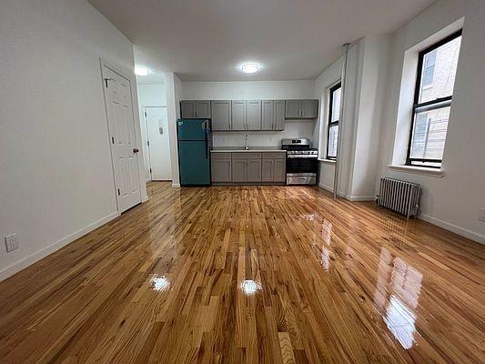 Building Photo - 1 bedroom in BRONX NY 10451