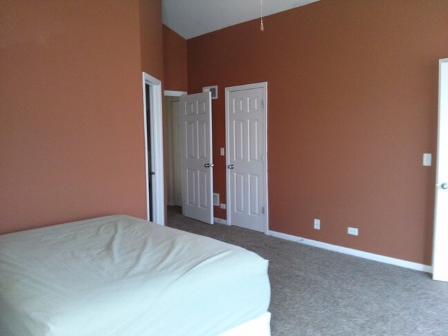 master bedroom - 1401 Millbrook Dr