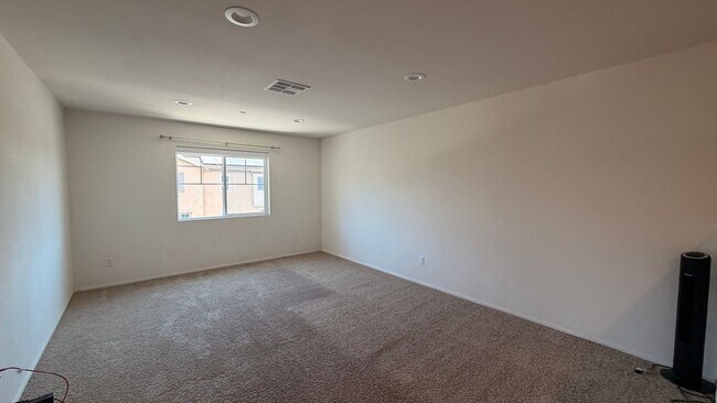 Building Photo - Modern Townhouse in Fairview Community of Bonsall