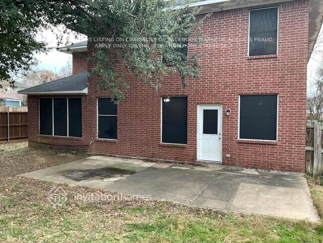 Building Photo - 1900 Fairhaven Ct