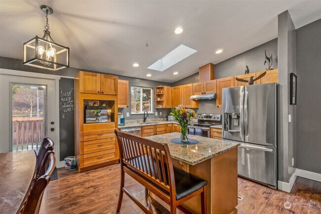 Building Photo - 1423 85th Dr NE