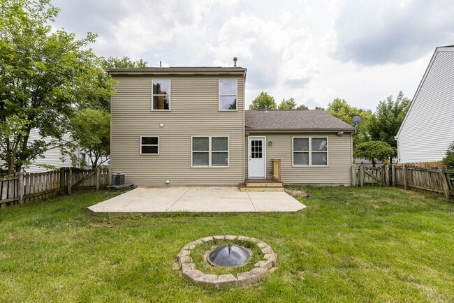 Building Photo - 1032 Pebble Brook Dr