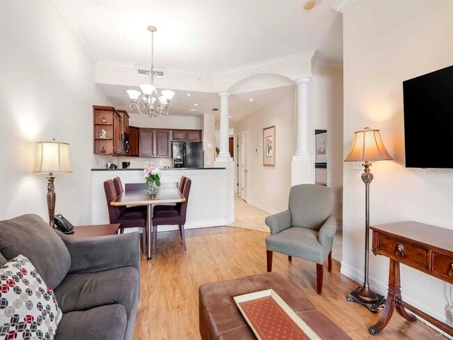 Building Photo - 13941 Clubhouse Dr