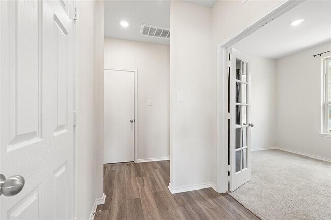 Building Photo - 201 Katie Elder Dr