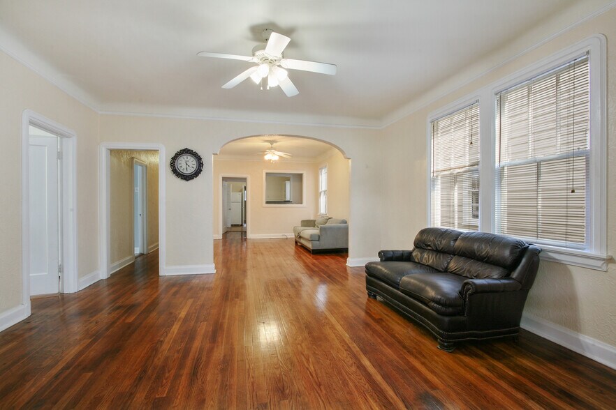 Building Photo - 2102 S Carrollton Ave
