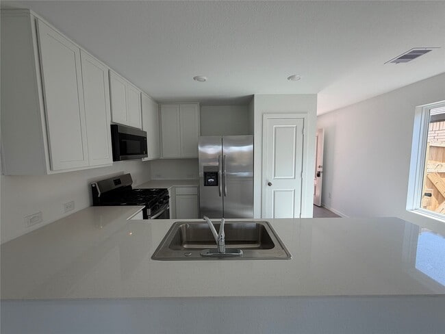 Building Photo - 16819 Old Wagon Wy