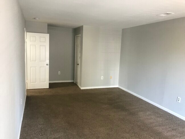 Downstairs Bedroom - 9304 Player Dr