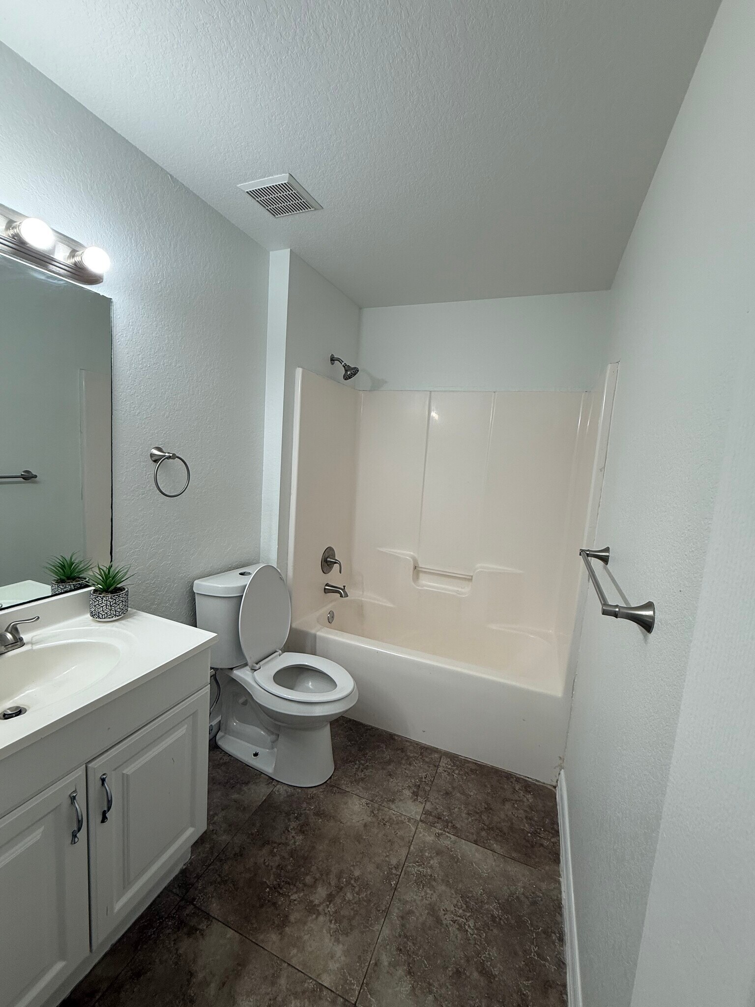 Building Photo - 739 Jack Ave S