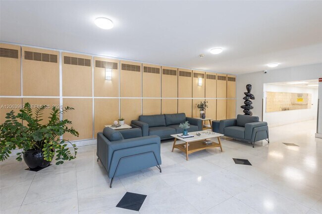 Building Photo - 6770 Indian Creek Dr