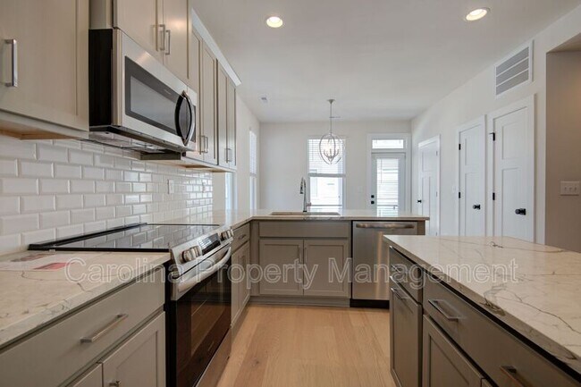 Building Photo - 5045 York Park Ln