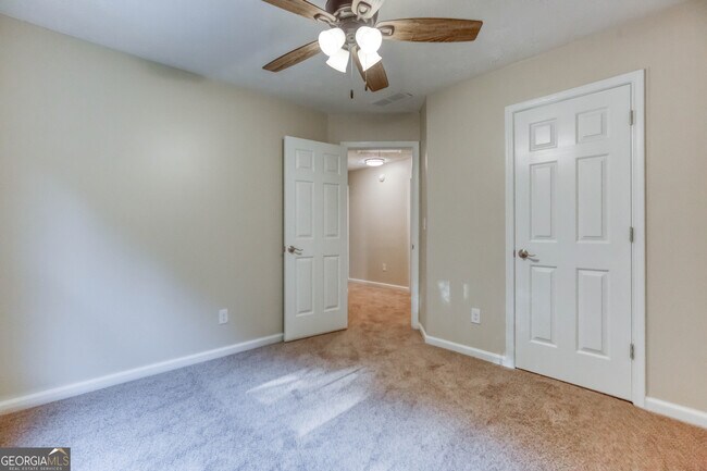 Building Photo - 4085 Fawn Valley Dr