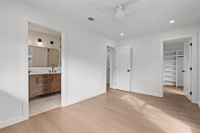 Building Photo - 404 Arbor Ln