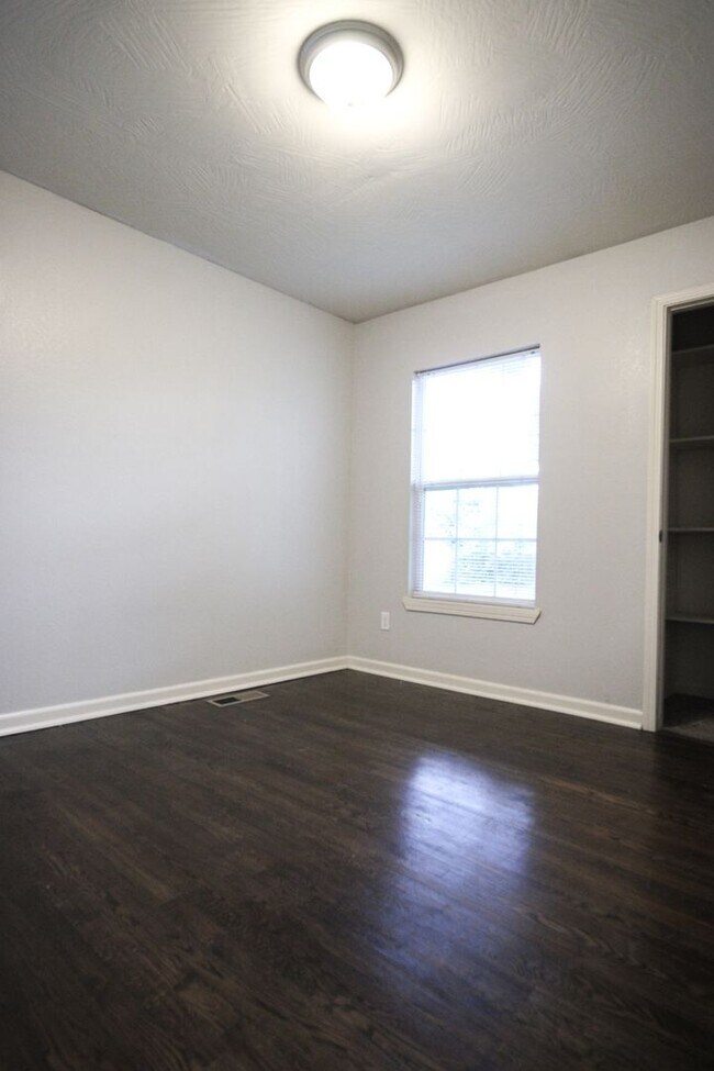 Building Photo - Updated 3BR/2BA House Near MSU – Garage, Basement & Yard!