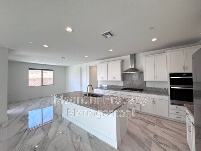 Building Photo - 25061 River Peak Dr