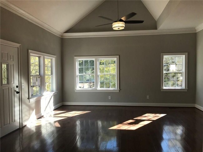 Building Photo - 1280 Arkwright Pl SE