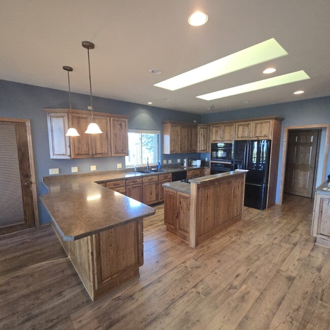 Building Photo - VIEWS!