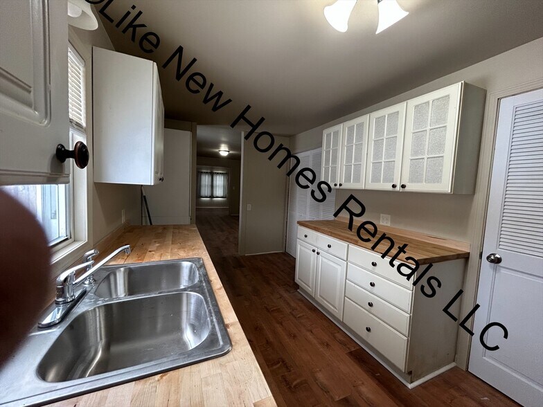 Building Photo - 4042 Otto St