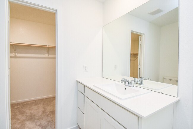 Building Photo - 5918 Havana Mist Dr