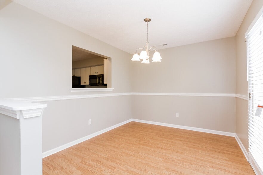 Building Photo - 10458 Wintergreen Way