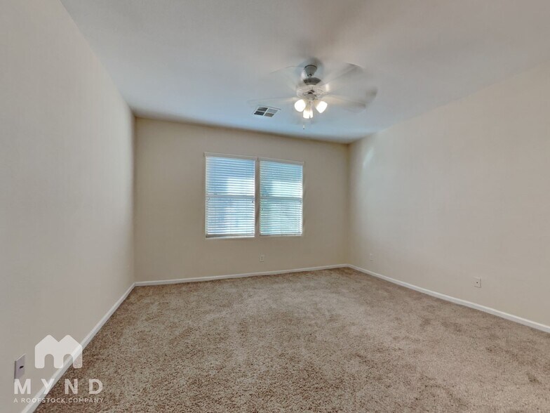 Building Photo - 13514 W Cypress St