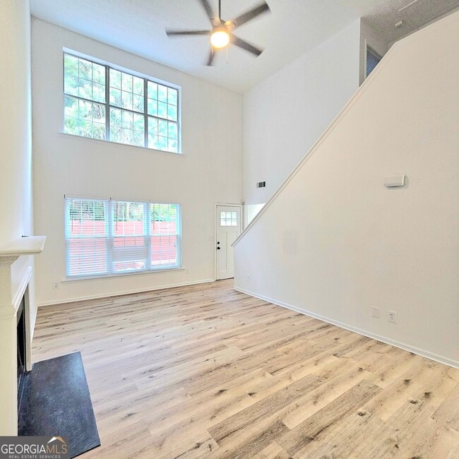 Building Photo - 1308 Gates Cir SE