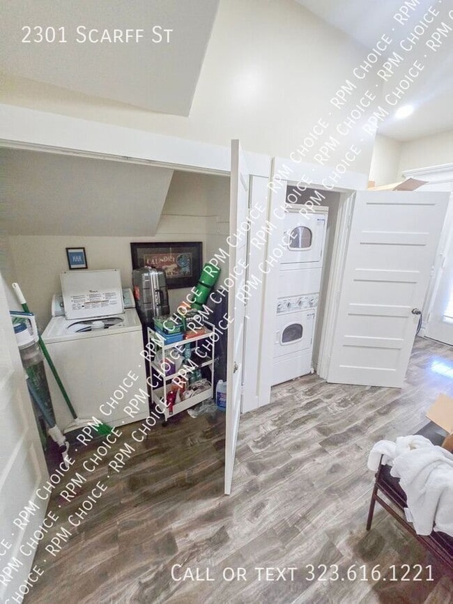 Building Photo - 2301 Scarff St