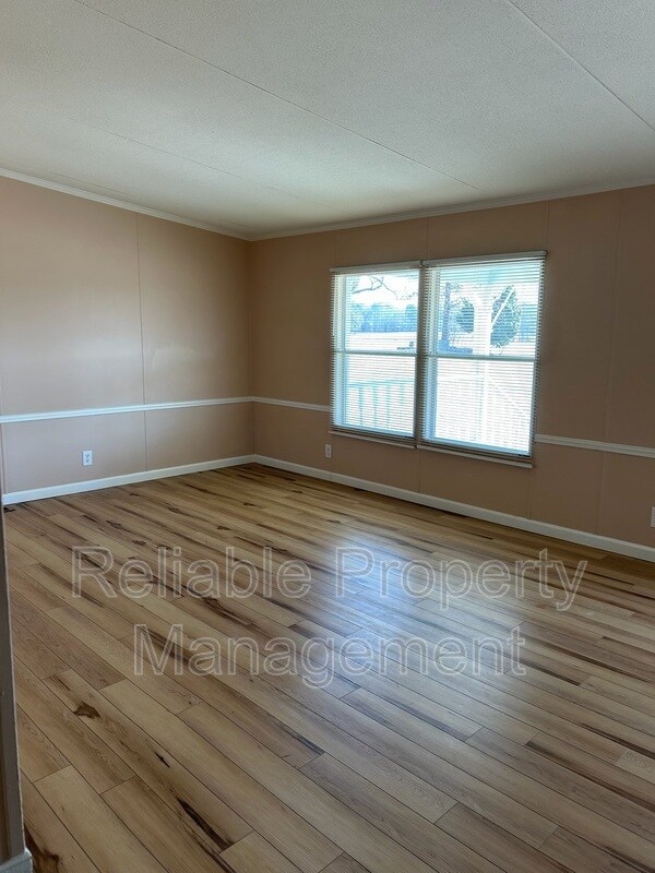 Building Photo - 1916 NC-210