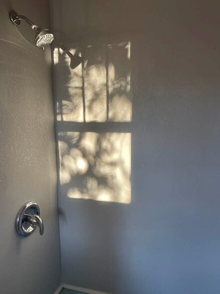 Building Photo - 201 E 3rd St