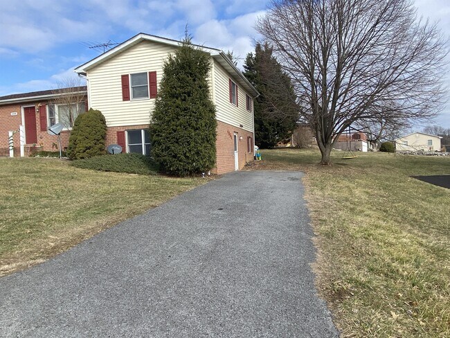 Building Photo - 408 Overlook Dr