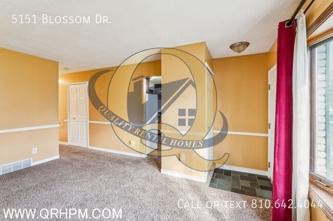 Building Photo - 5151 Blossom Dr