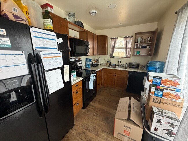 Building Photo - 722 Lambrecht Ln