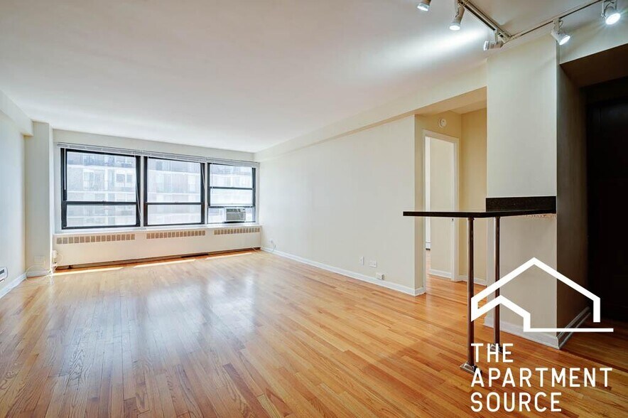 Building Photo - 4180 N Marine Dr