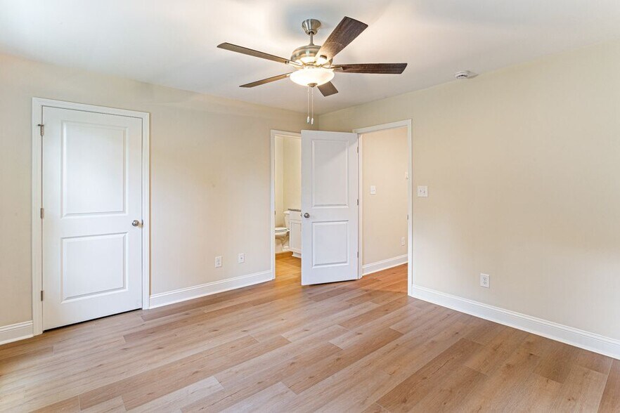 Building Photo - 1620 MacIntosh Drive, Unit 1620
