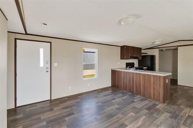 Building Photo - 5670 US-290
